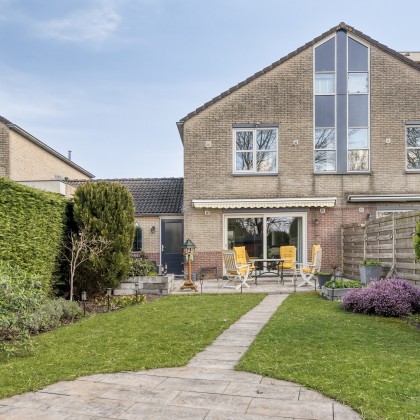 Een ruime tuin