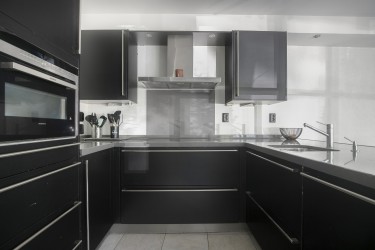 Strakke moderne keuken