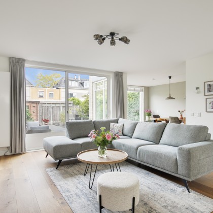 Een lichte woonkamer