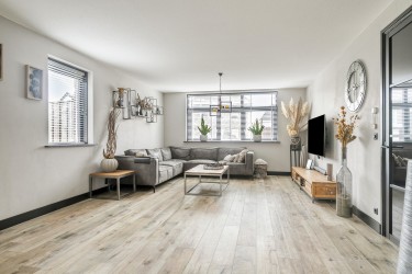 Ruime woonkamer