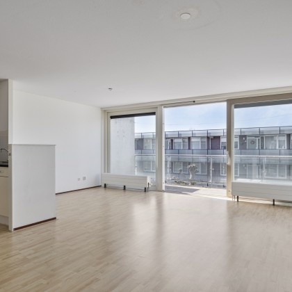 Toegang tot een zonnig balkon