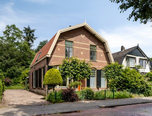 Corner house for sale: Beresteinseweg 62, Boomberg Hilversum