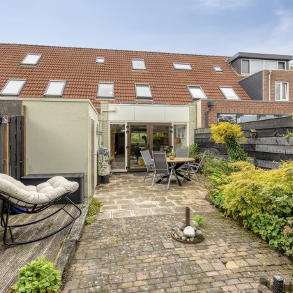 Ruime achtertuin