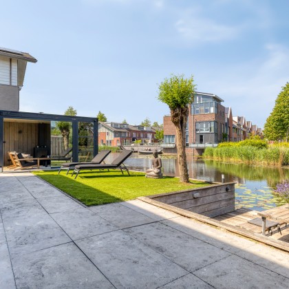 Tuin aan het water