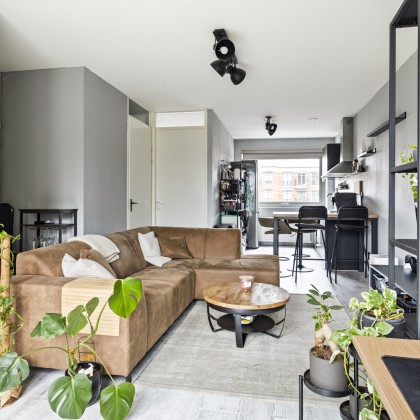 Een lichte woonkamer