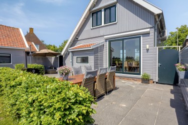 Zonnige tuin