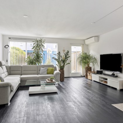 Een tuingerichte woonkamer