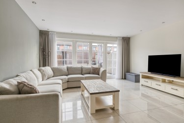 Uitgebouwde woonkamer