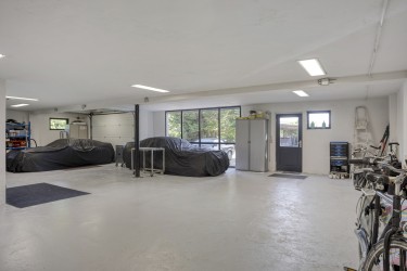 garage/werkplaats 138m2!