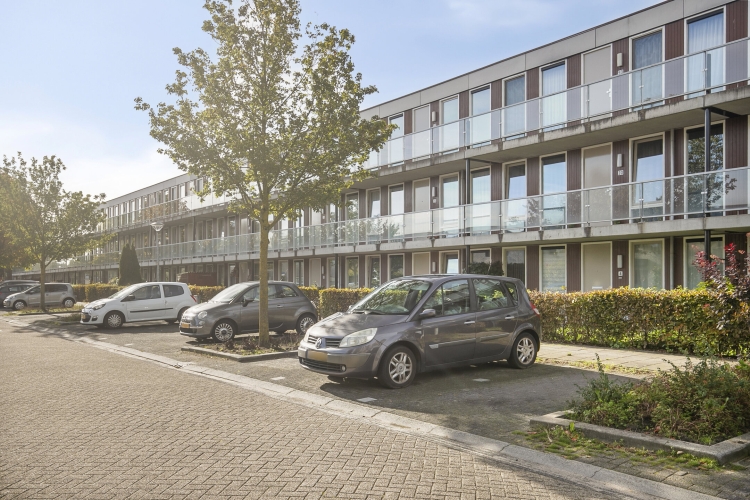 3-kwarto apartment na may 84 m²