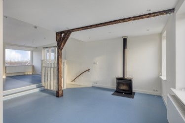 Woonkamer op dijkniveau