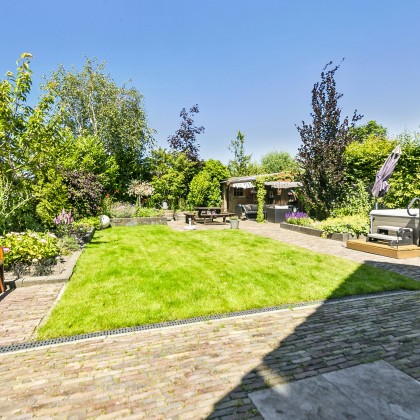 Zonnige tuin