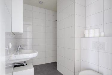 Een ruime douche