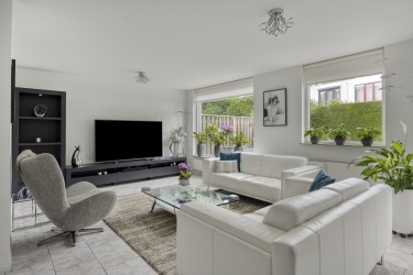 Ruime lichte woonkamer