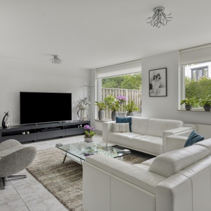 Ruime lichte woonkamer