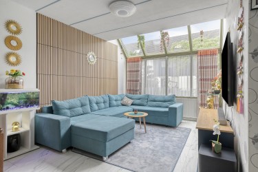 Een royale woonkamer