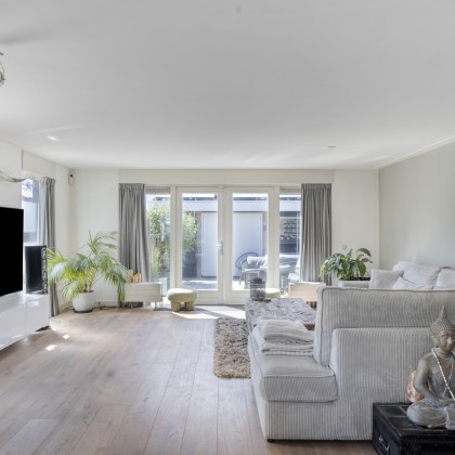 Uitgebouwde woonkamer