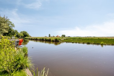 Aan het vaarwater