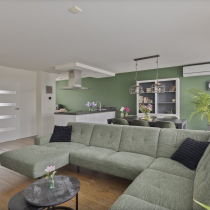 Ruime, lichte woonkamer
