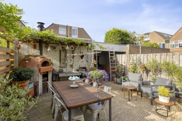 Zonnige tuin op ZW