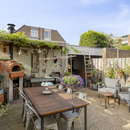 Zonnige tuin op ZW