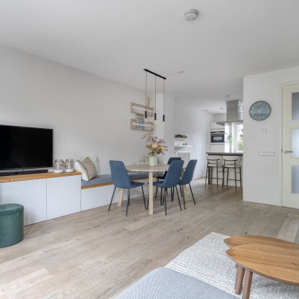 Lichte sfeervolle woonkamer