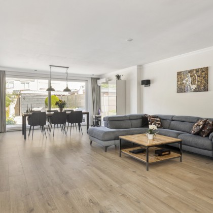 Uitgebouwde woonkamer