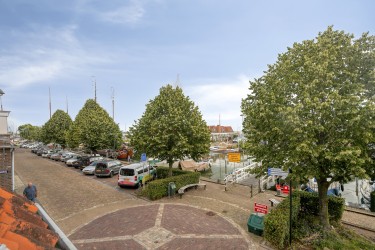 Bij de haven