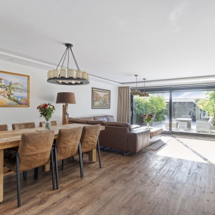 Ruime woonkamer