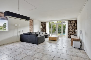 Ruime, lichte woonkamer