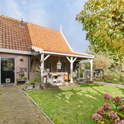 Met tuinhuis
