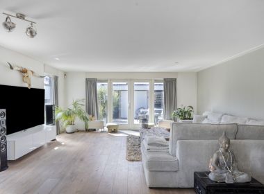 Uitgebouwde woonkamer